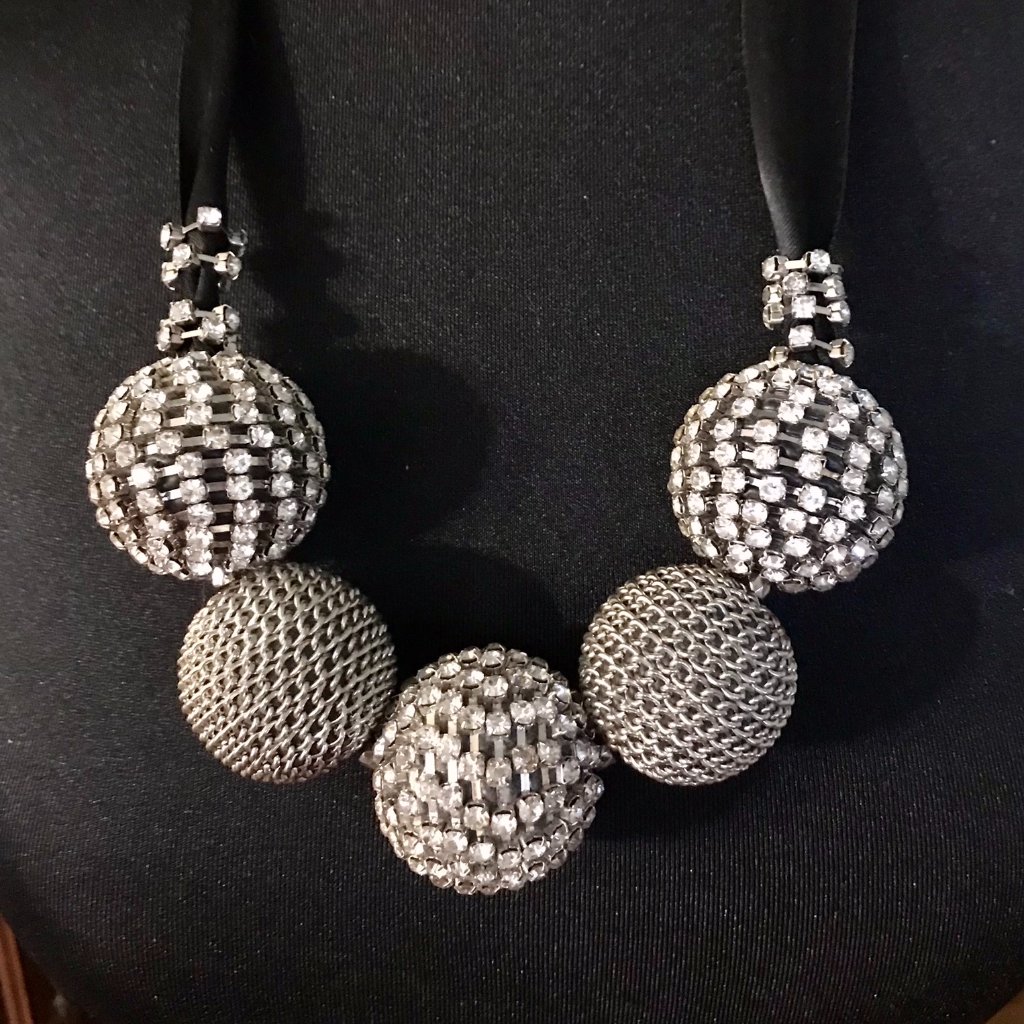Beautiful Statement Crystal Necklace 12$